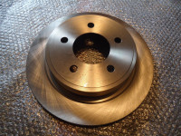 zadní brzdový  kotouč